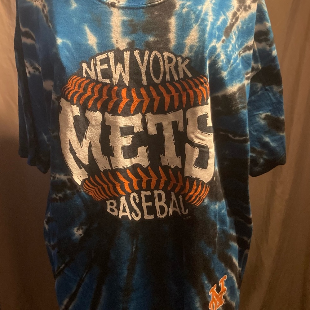 Liquid Blue Blue and Orange Short Sleeve Tees NEW